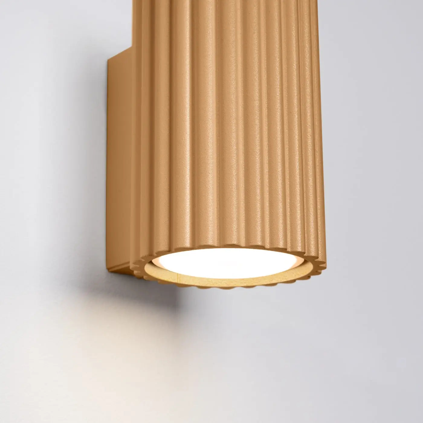 Applique murale LED cylindrique aluminium doré compacte — vue 4