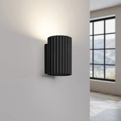 Applique murale LED cylindrique noire aluminium et acrylique — vue 6