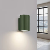 Applique murale LED cylindrique vert olive design scandinave — vue 1