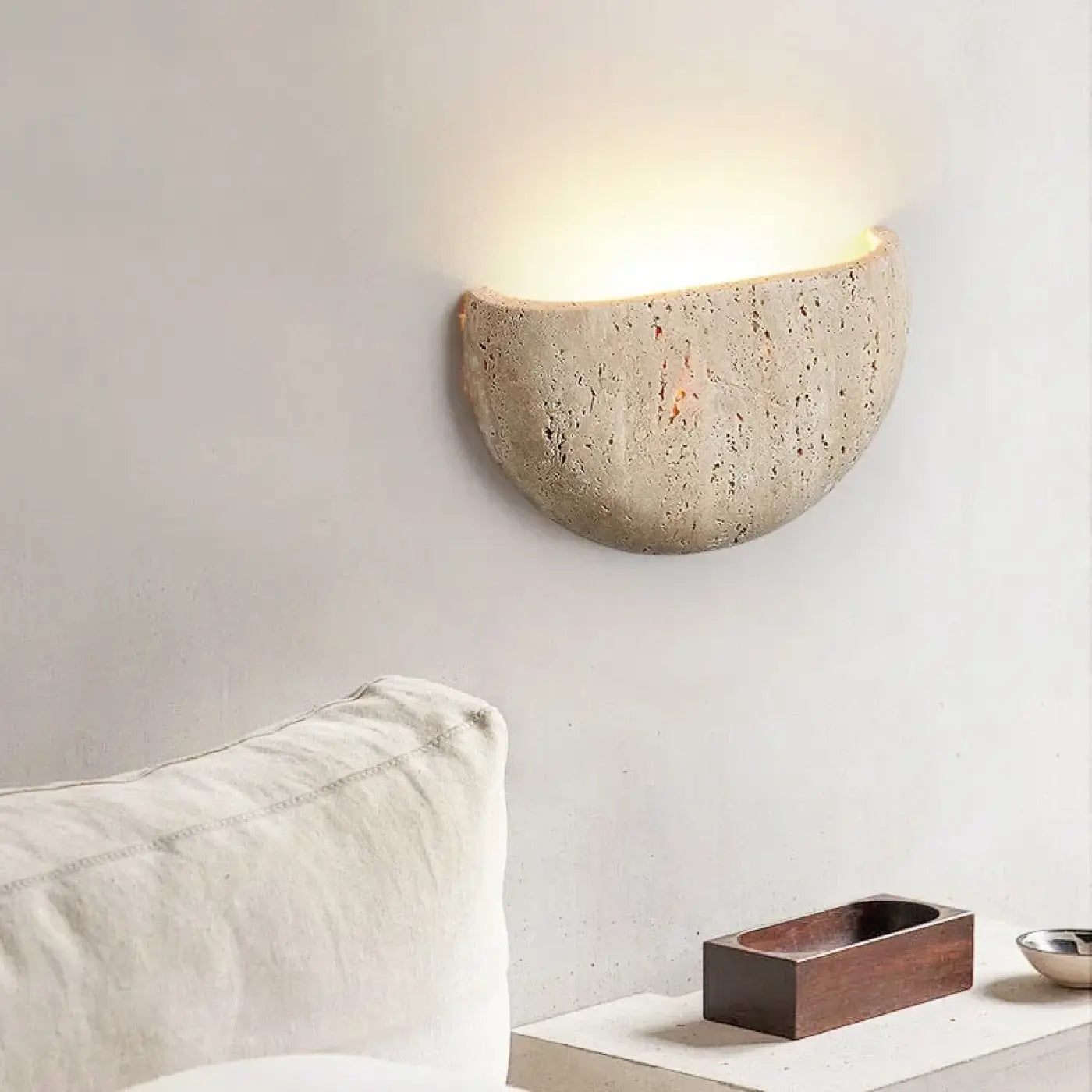 Applique murale LED demi-lune en pierre beige IP65 — vue 2