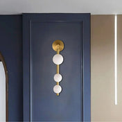 Applique murale LED dorée 3 globes en verre et métal noir — vue 3