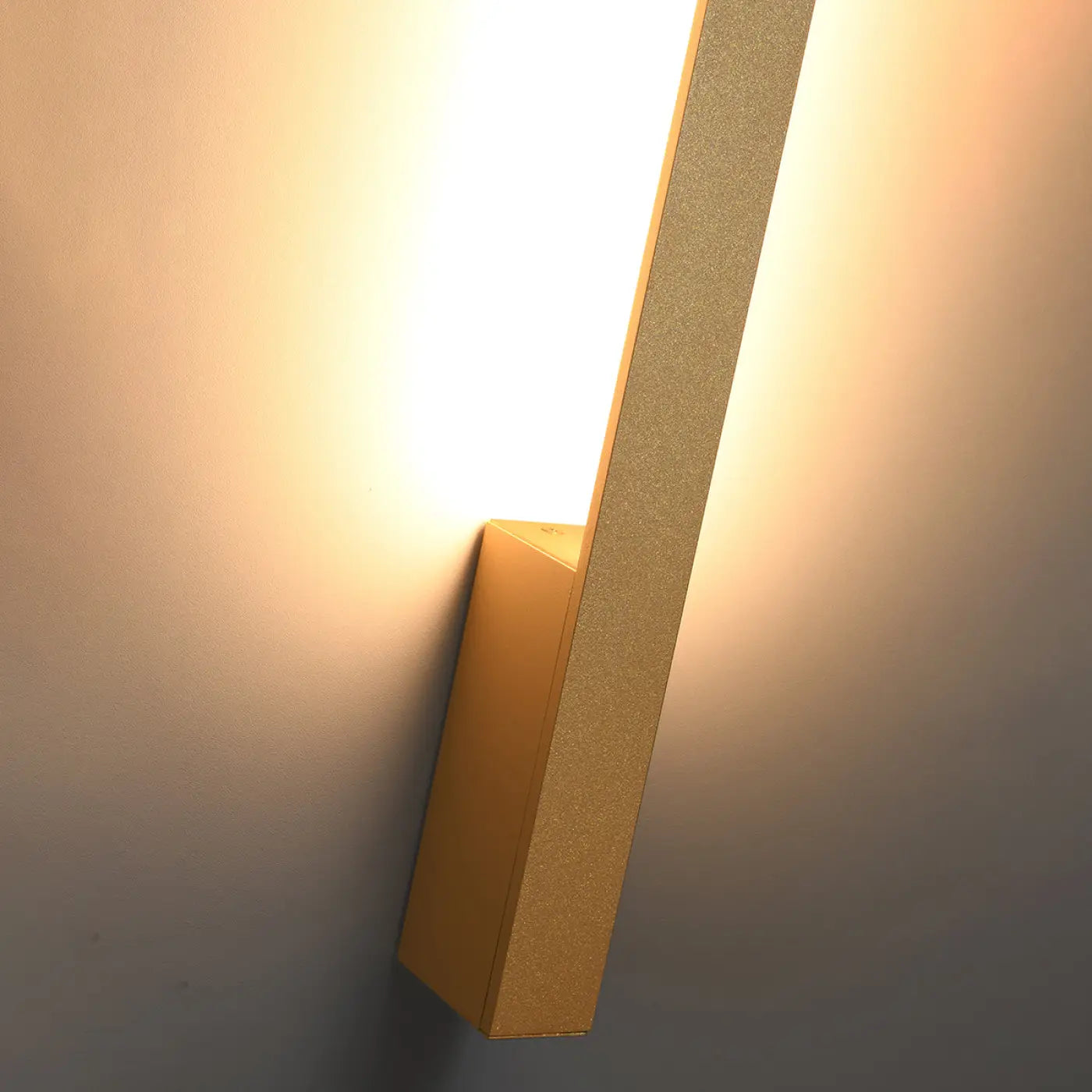 Applique murale LED dorée 3000K en aluminium — vue 5