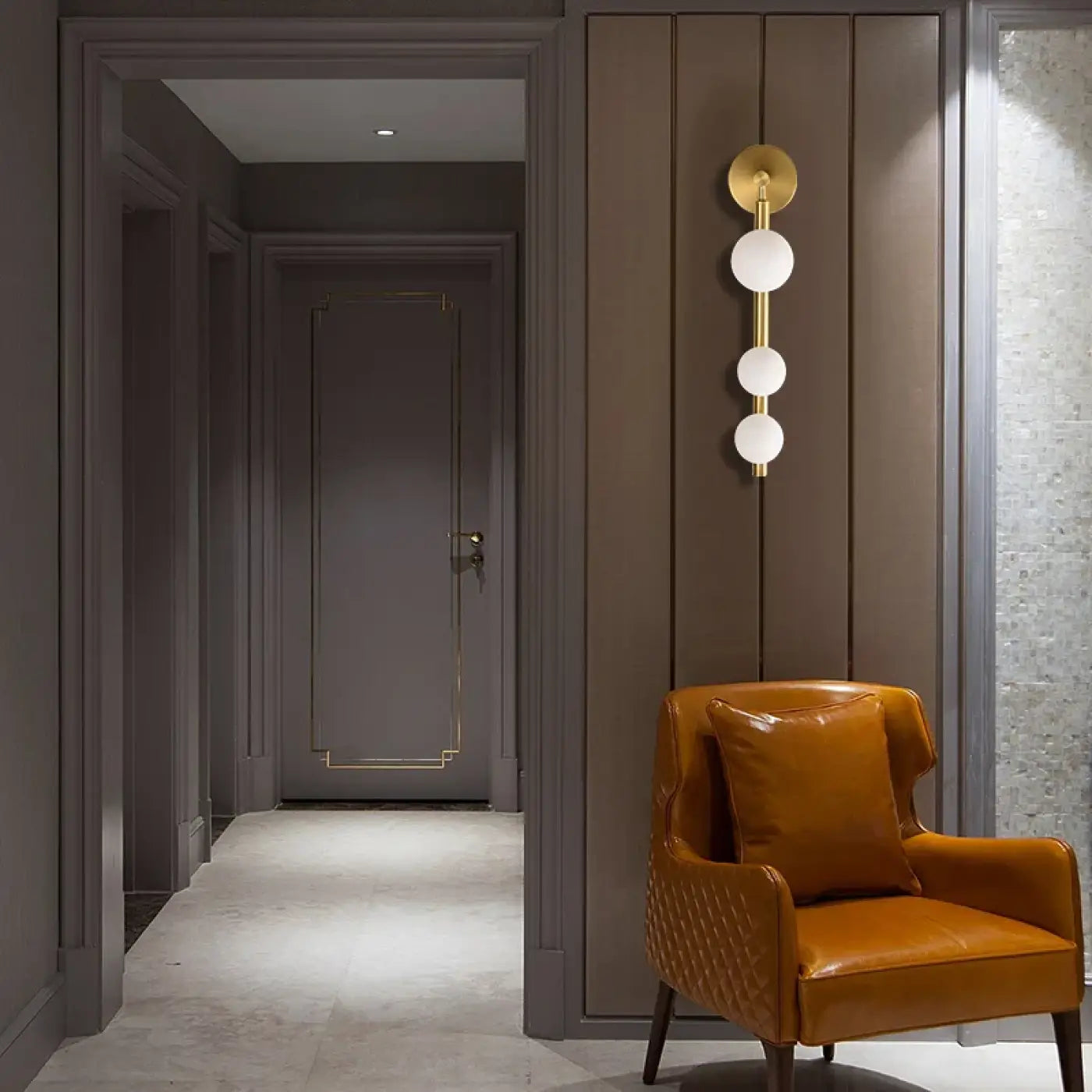 Applique murale LED dorée à 3 lumières en pierre et métal — vue 1