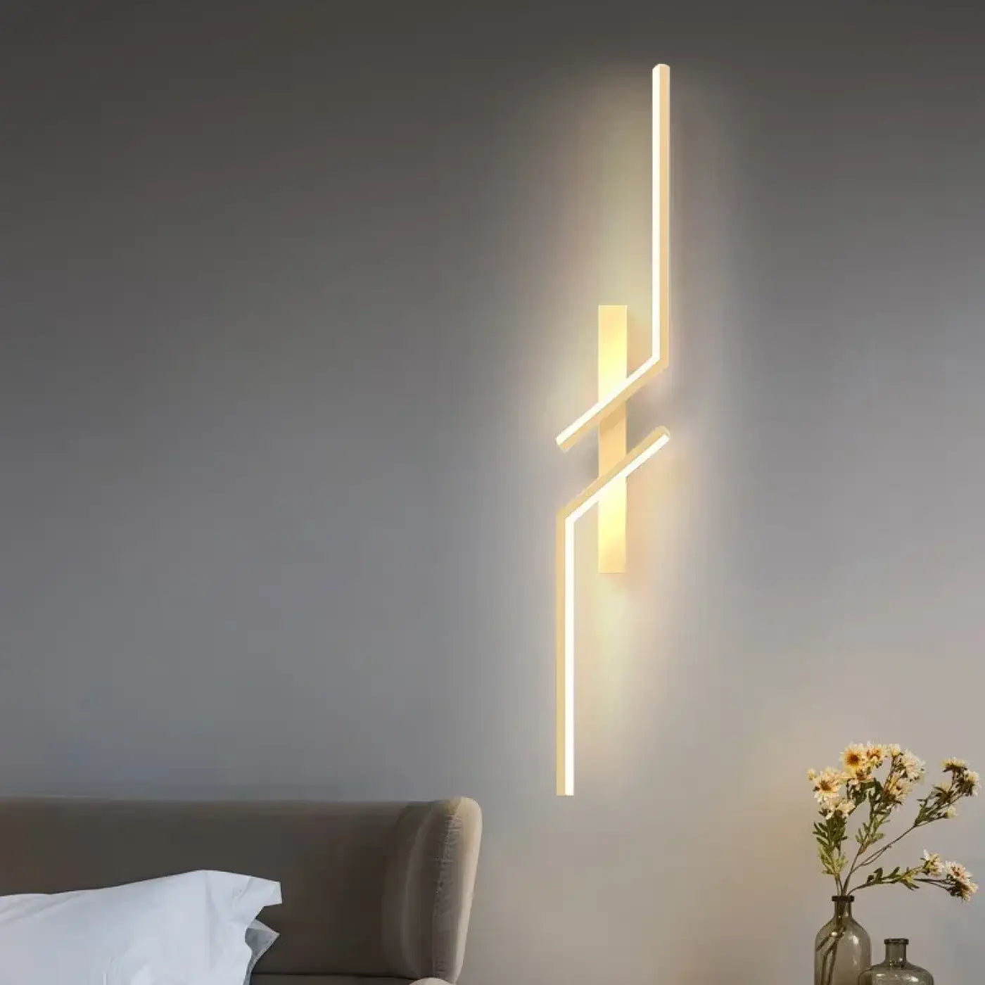 Applique murale LED dorée courbée en aluminium réglable — vue 6