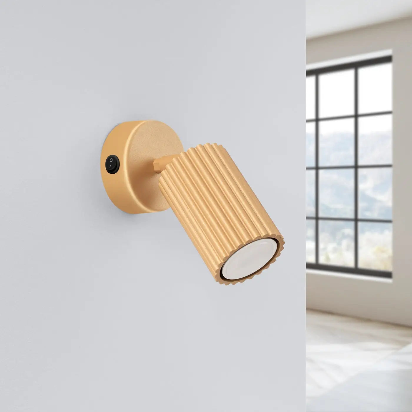 Applique murale LED dorée cylindrique avec interrupteur — vue 2