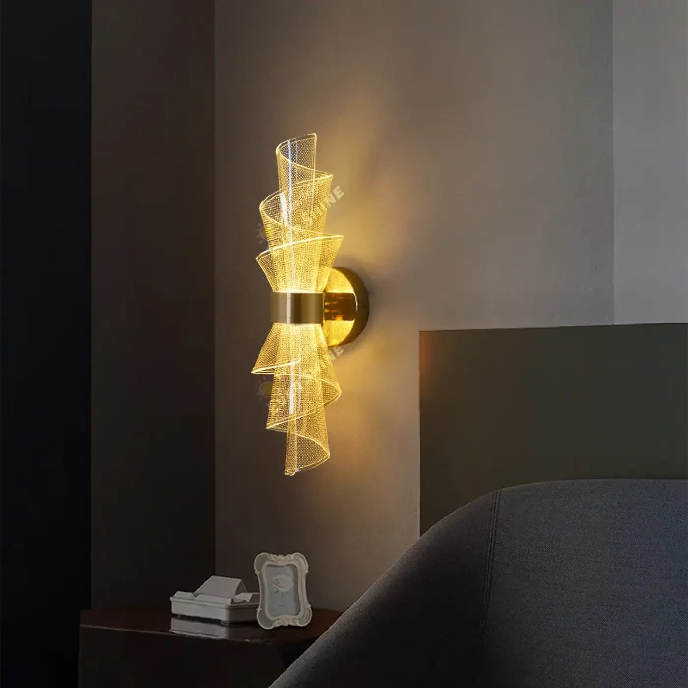 Applique murale LED dorée en acrylique pour tête de lit — vue 2