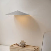 Applique murale LED dorée en aluminium et acrylique — vue 7
