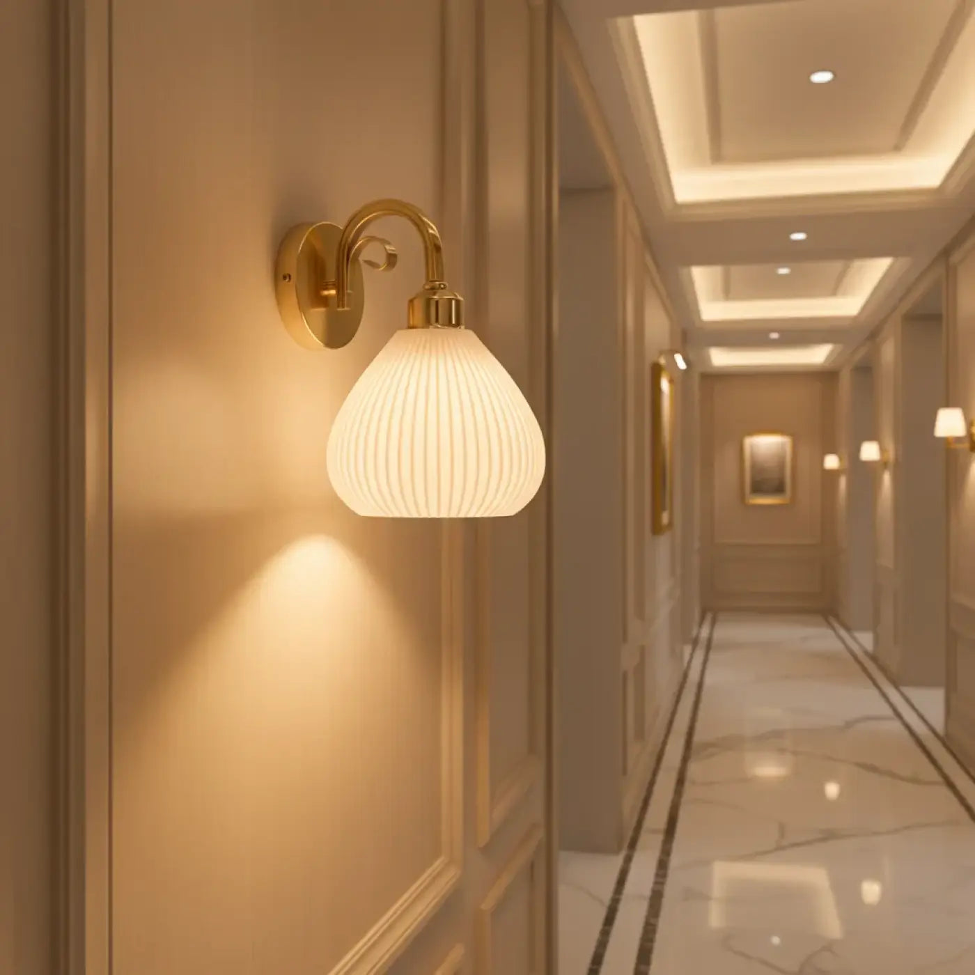 Applique murale LED dorée en métal et céramique vintage — vue 3