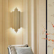 Applique murale LED dorée en métal style art déco — vue 2