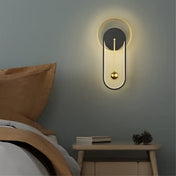 Applique murale LED dorée et noire à deux éclairages — vue 3