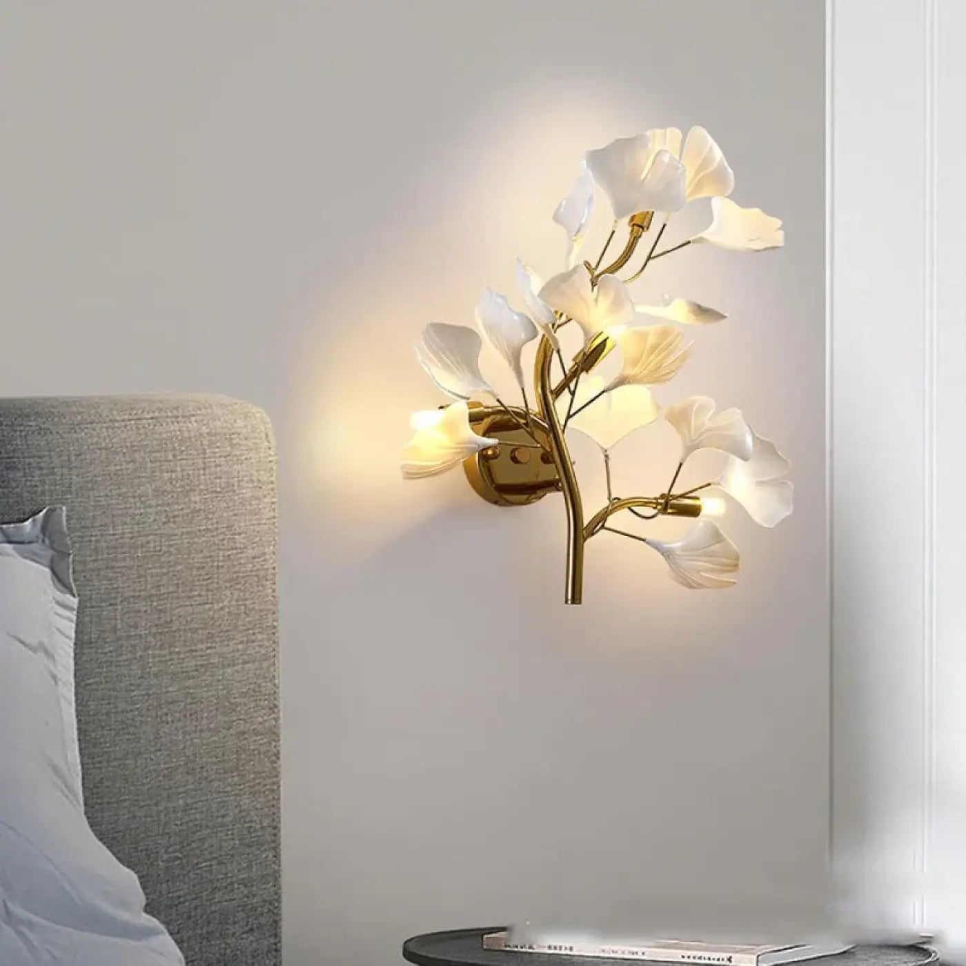 Applique murale LED dorée fleur à pétales art déco — vue 3