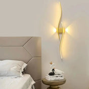 Applique murale LED dorée verticale en aluminium design — vue 4