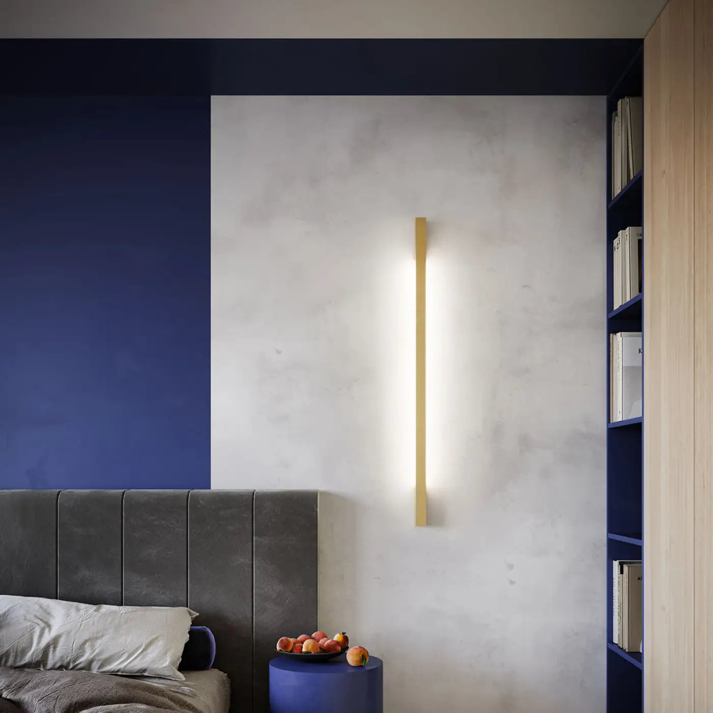Applique murale LED dorée verticale en aluminium — vue 1