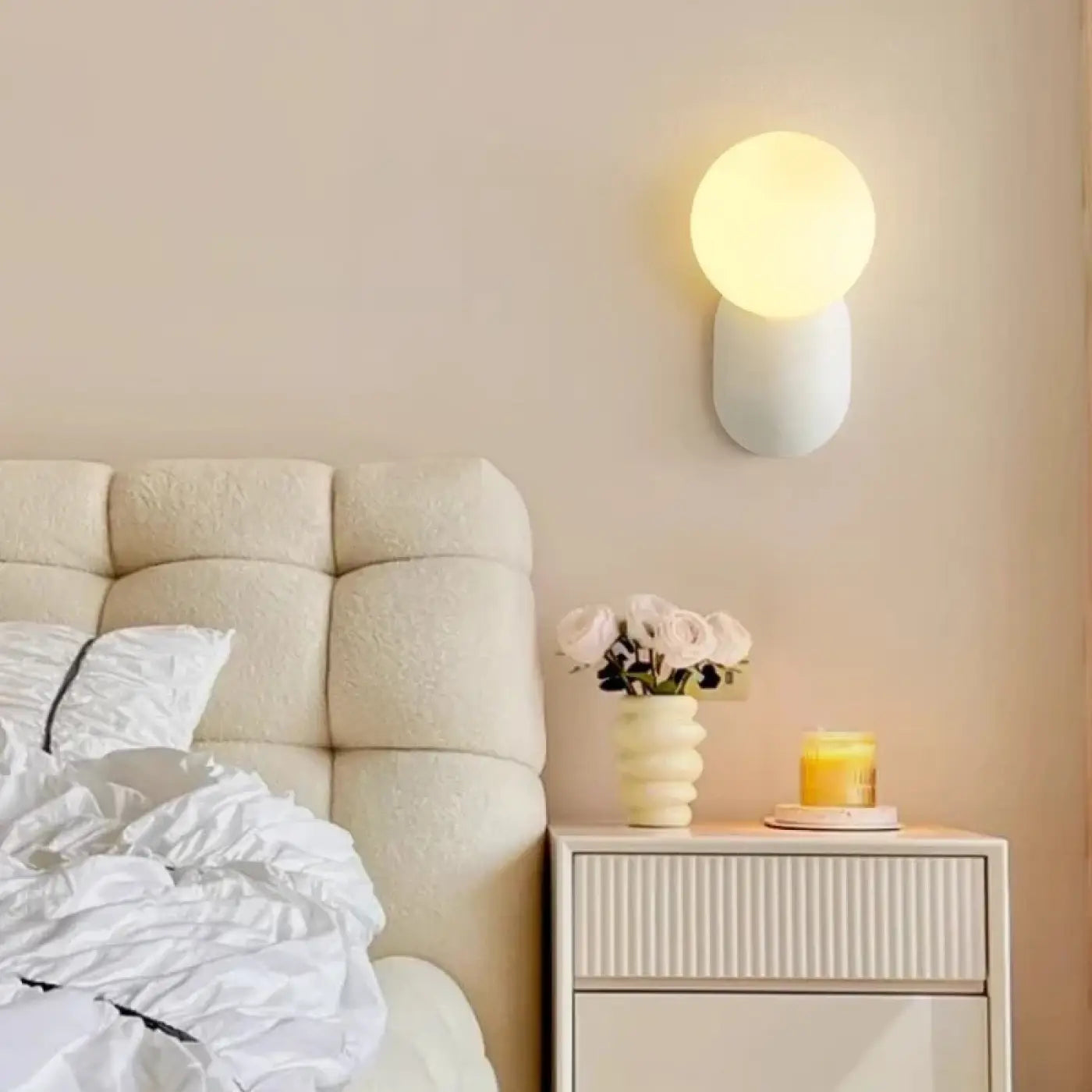 Applique murale LED double globe opale base colorée — vue 1
