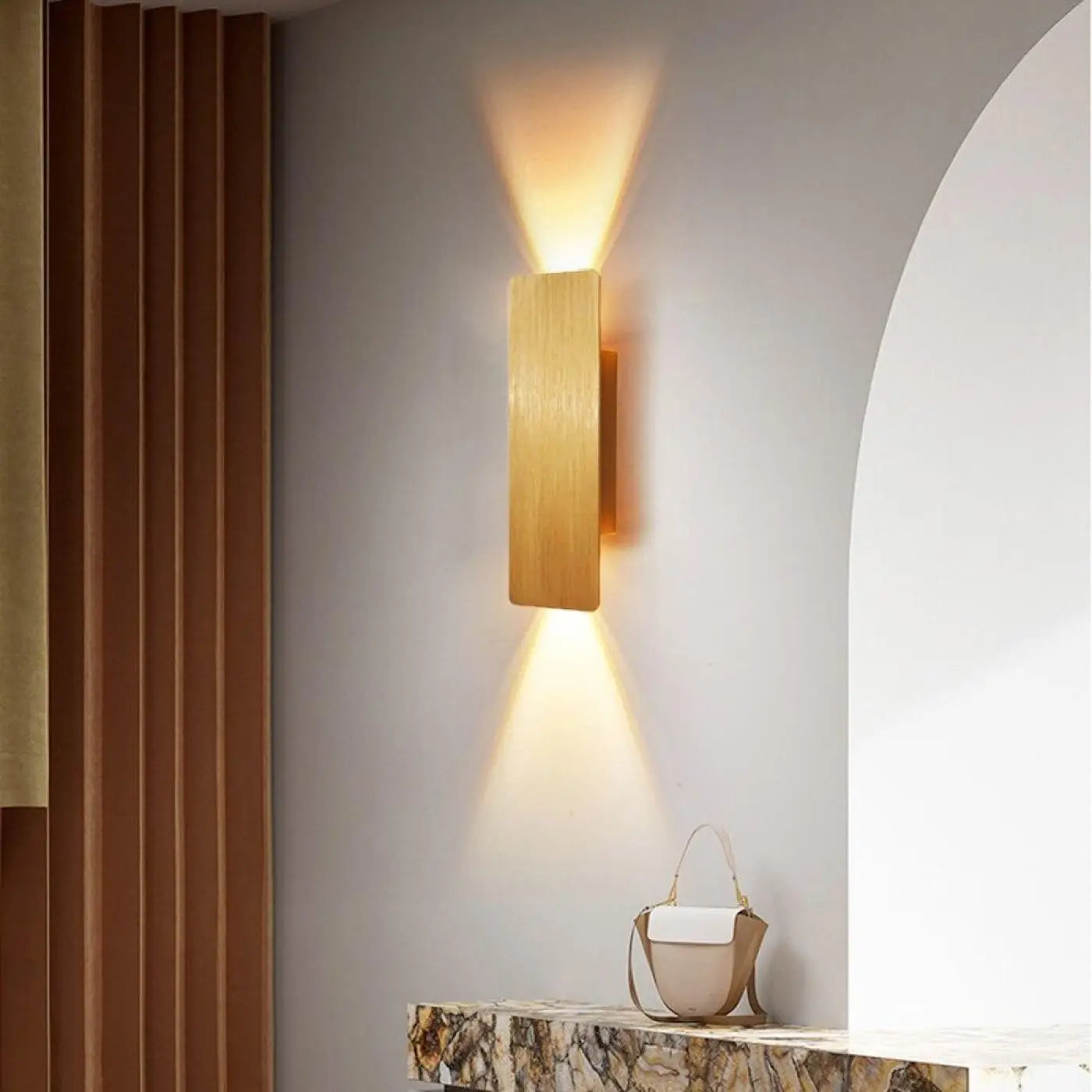Applique murale LED en aluminium noir et or 20 cm — vue 2