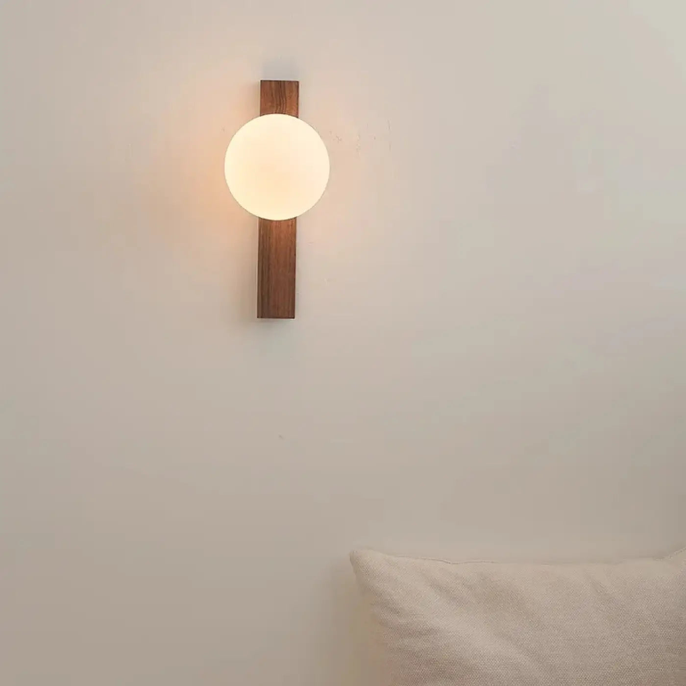 Applique murale LED en bois et boule de verre marron — vue 4