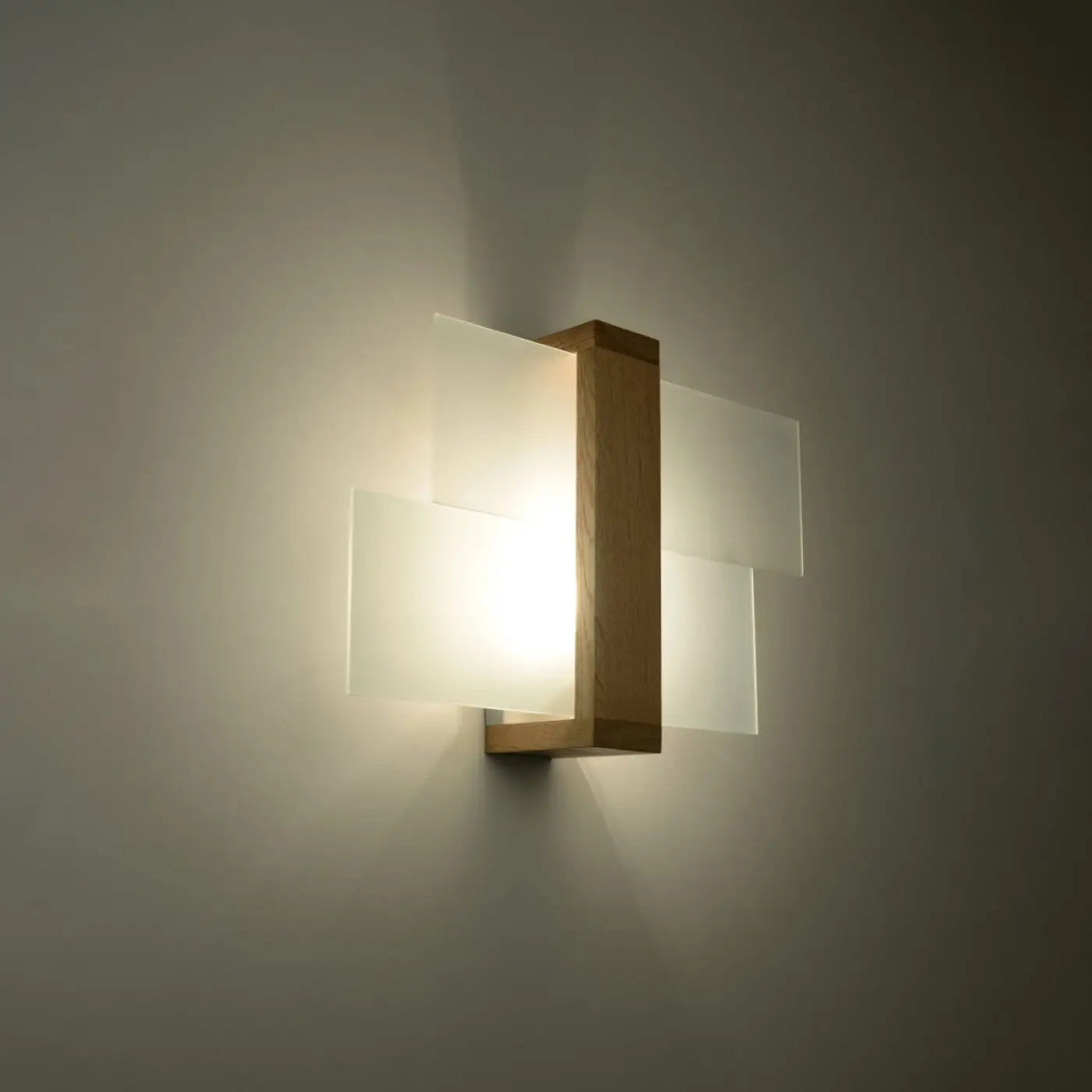 Applique murale LED en bois naturel et verre scandinave — vue 1