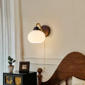 Applique murale LED en bois verre et métal doré rétro — vue 1