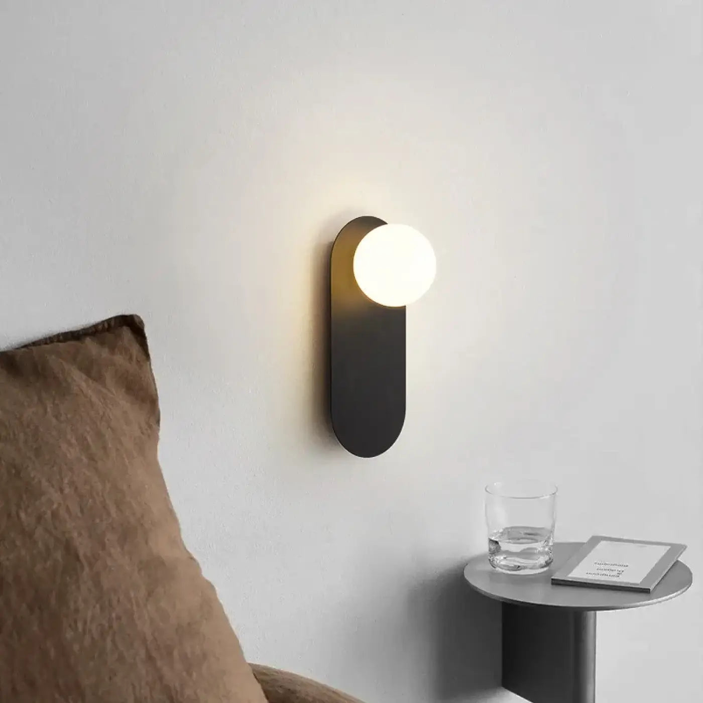 Applique murale LED en métal et verre à boule blanche — vue 3