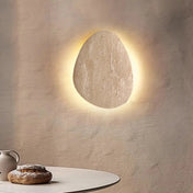 Applique murale LED en pierre beige au design organique — vue 3