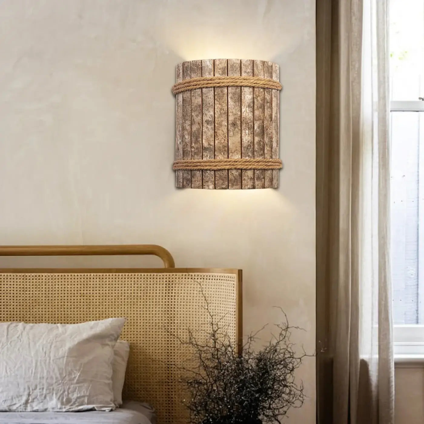 Applique murale LED en rotin et bois beige scandinave — vue 1