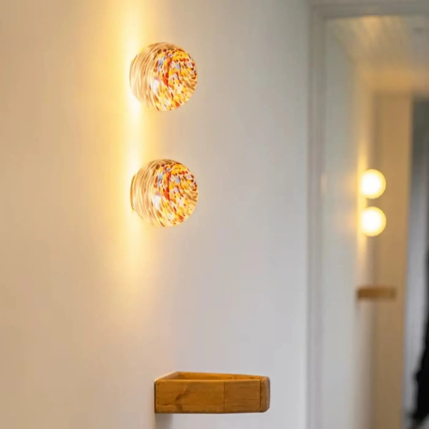 Applique murale LED en verre jaune ronde design original — vue 3