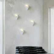 Applique murale LED géométrique en métal noir ou blanc — vue 3