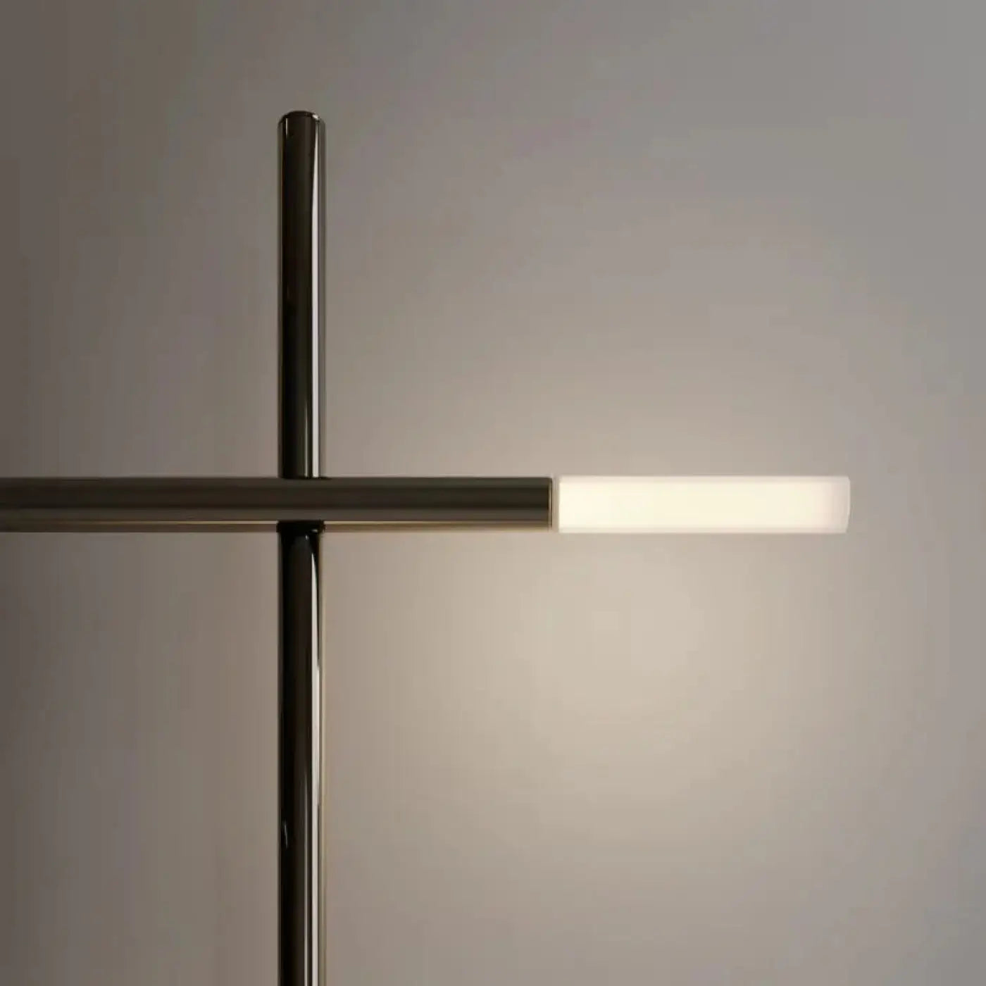 Applique murale LED géométrique noire et dorée en métal — vue 5