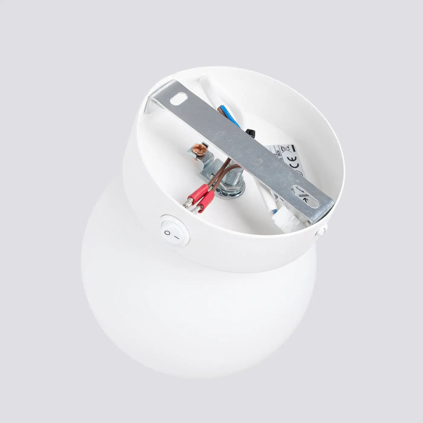 Applique murale LED globe en verre blanc design moderne — vue 3