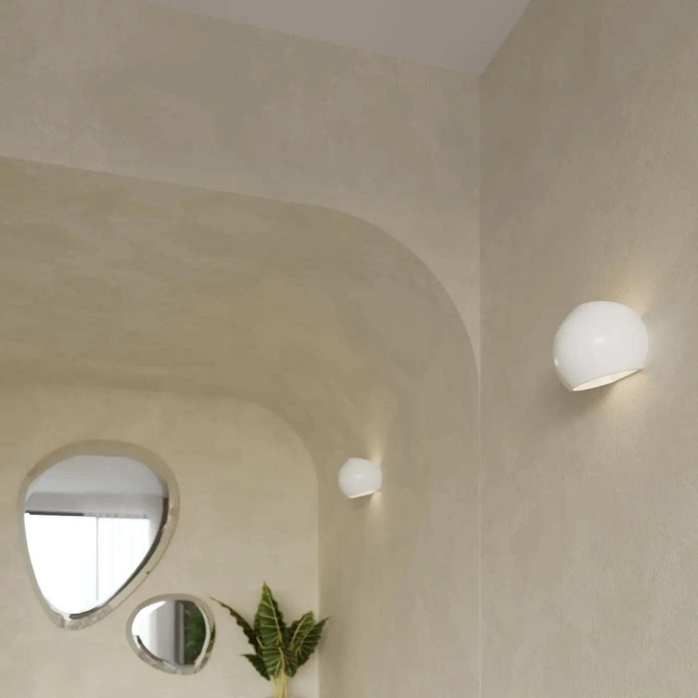 Applique murale LED globe en verre et céramique blanche — vue 6