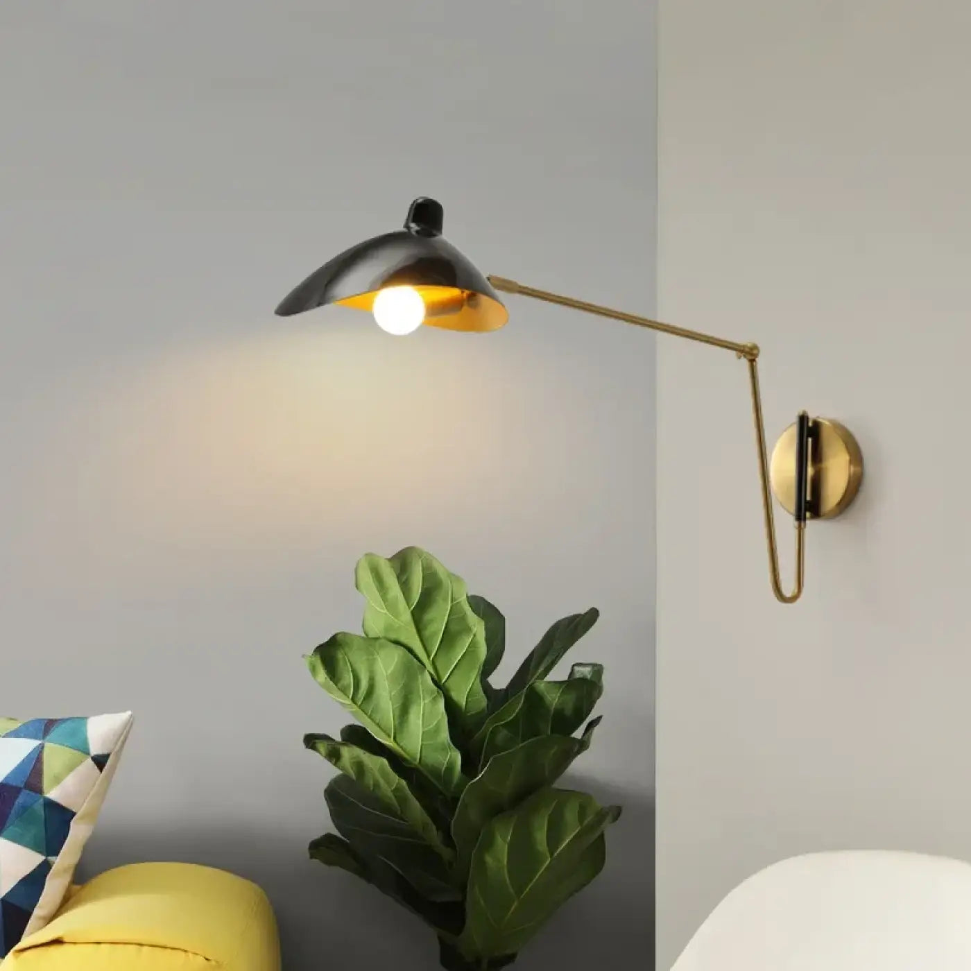 Applique murale LED industrielle en métal noir et doré — vue 2
