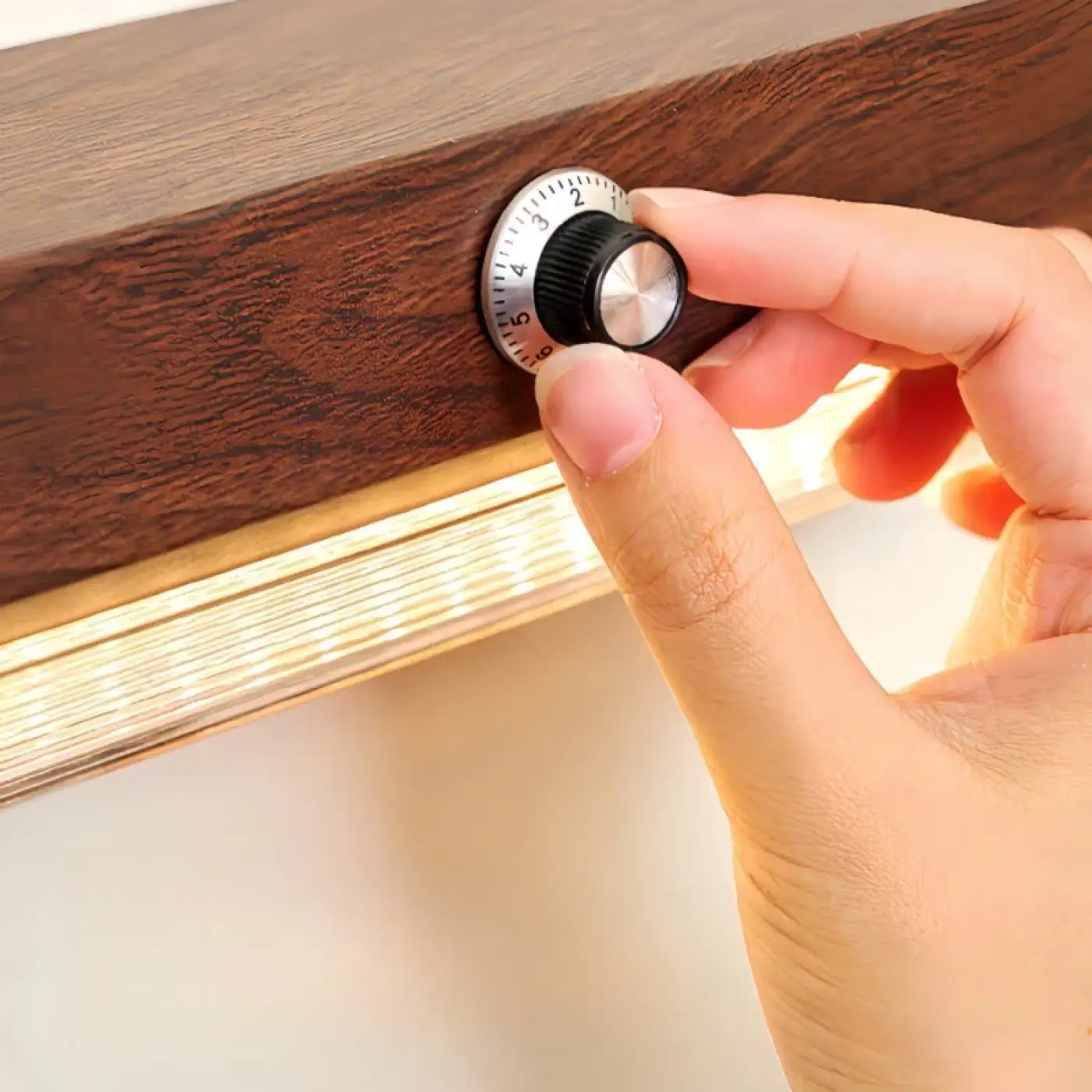 Applique murale LED linéaire en métal et acrylique — vue 3