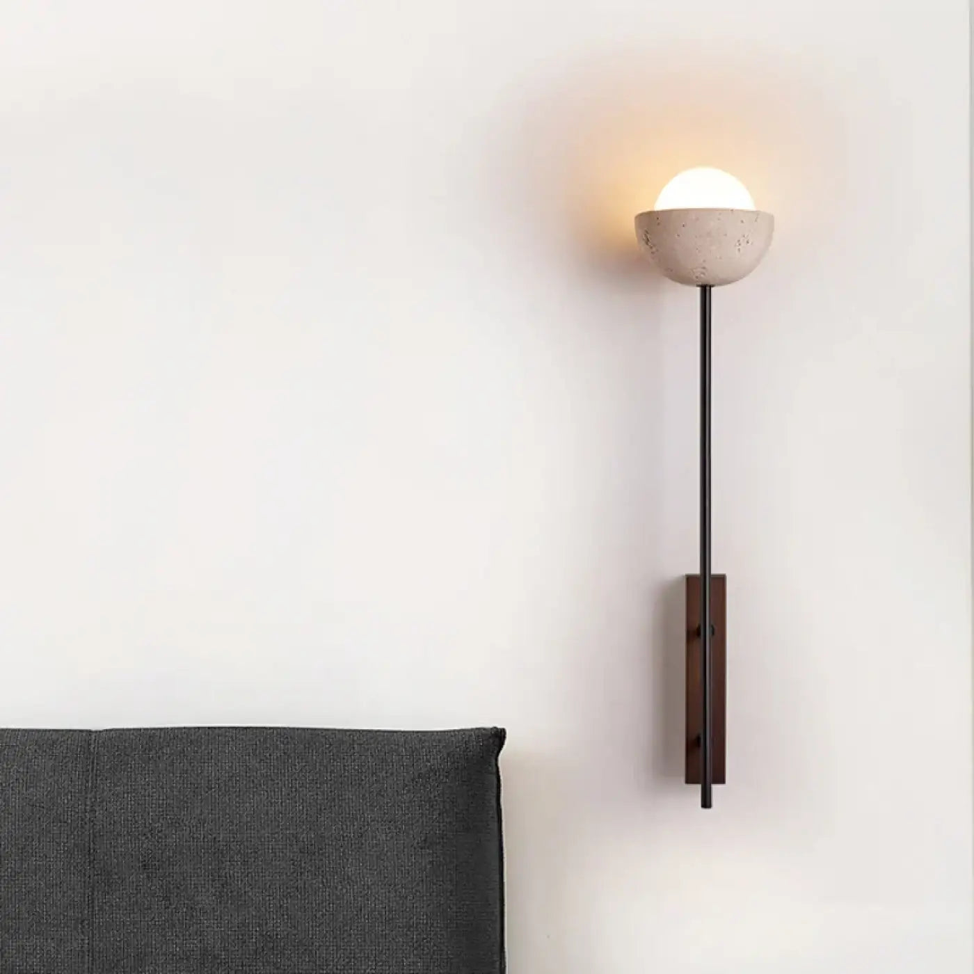 Applique murale LED marbre et métal noir élancée — vue 3