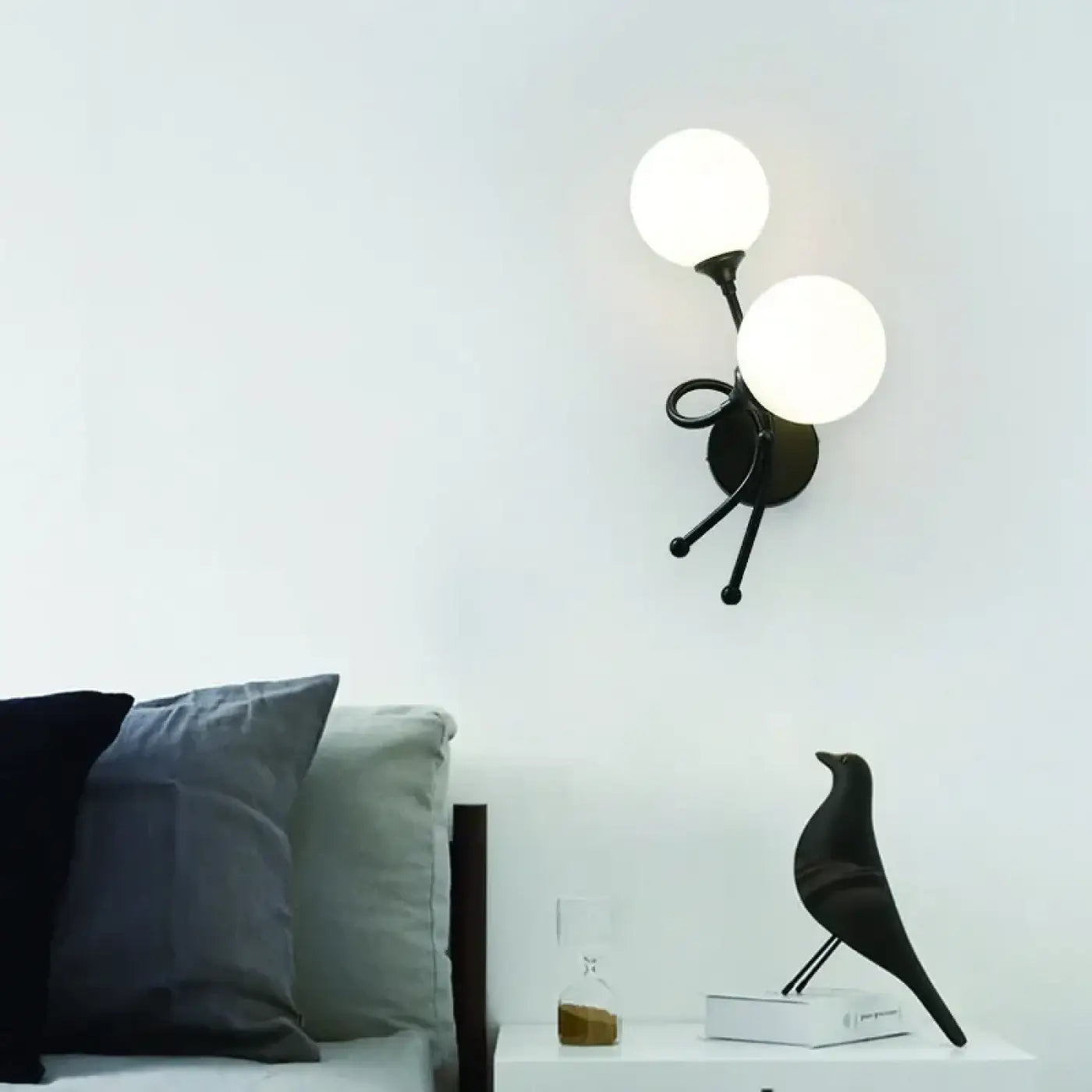 Applique murale LED noire et dorée art déco à deux feux — vue 2