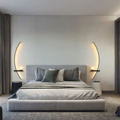 Applique murale LED noire et dorée en aluminium verticale — vue 2