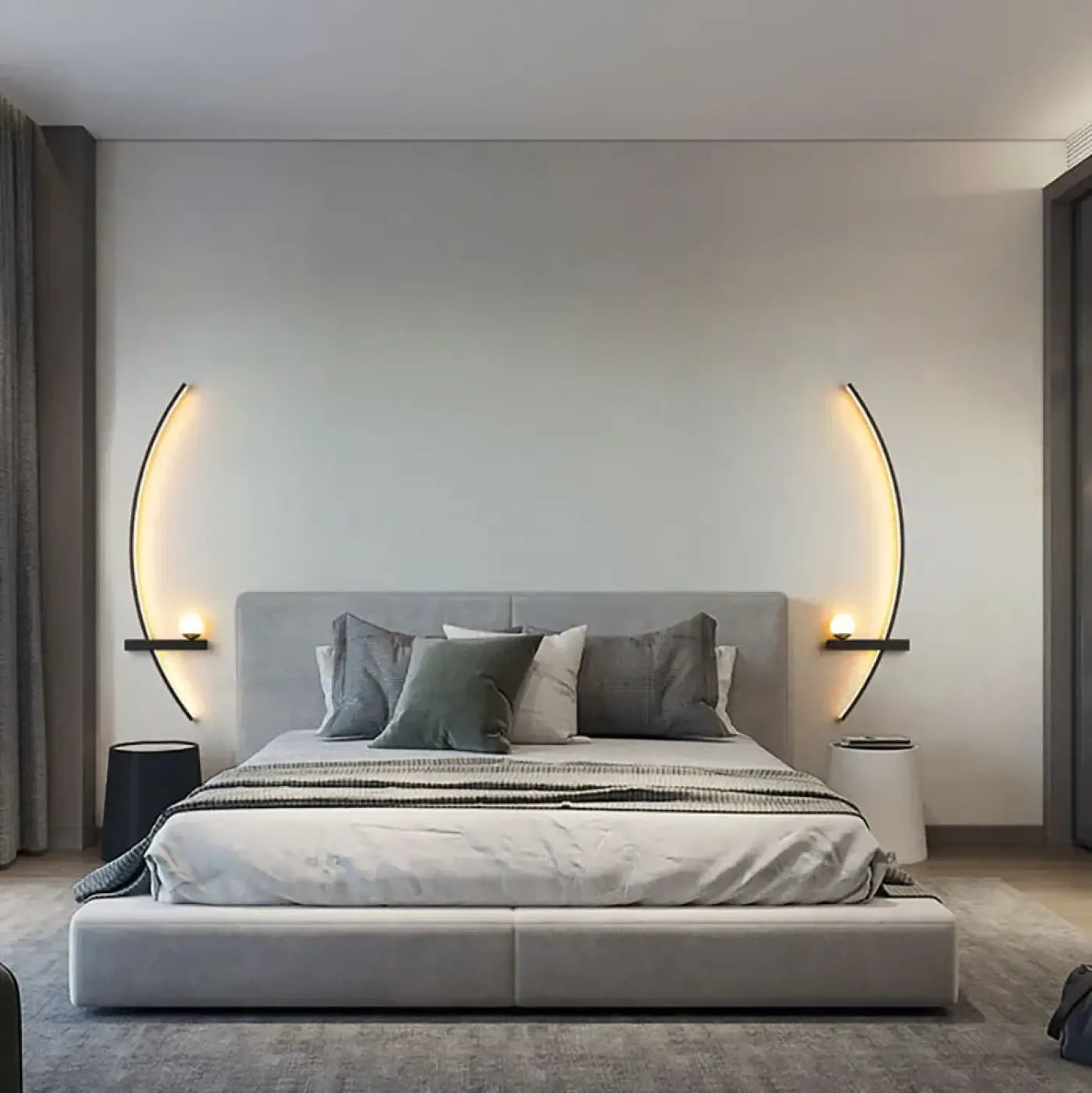 Applique murale LED noire et dorée en aluminium verticale — vue 2