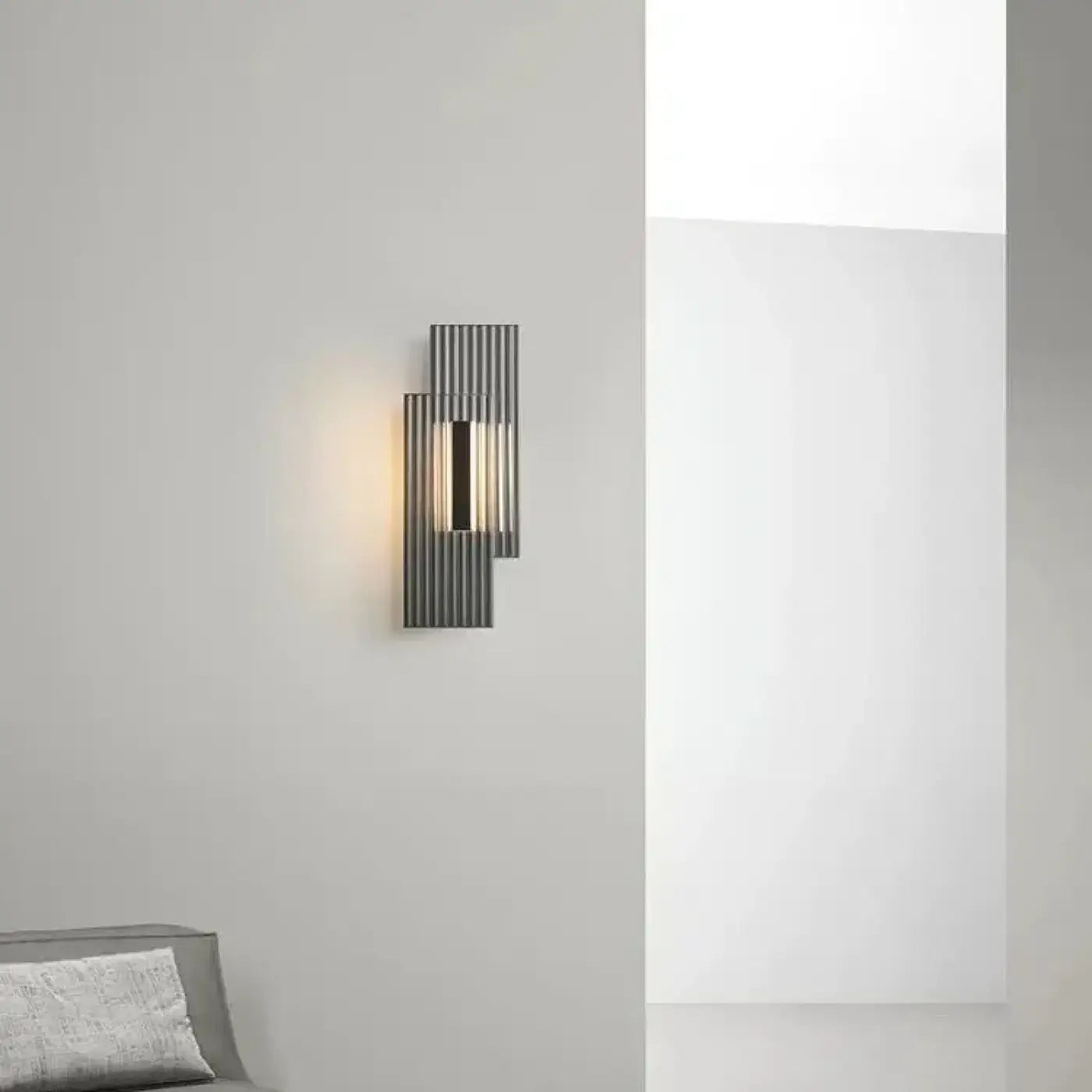 Applique murale LED noire métal strié verticale — vue 2