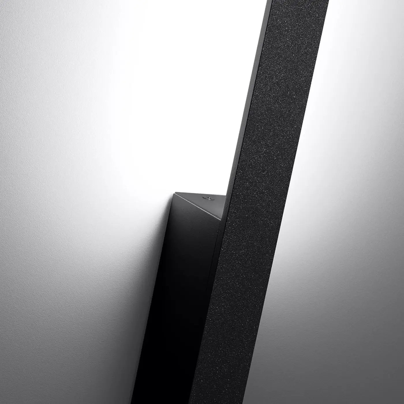 Applique murale LED noire verticale en aluminium — vue 5