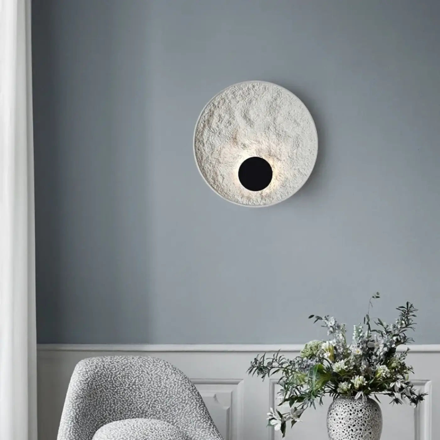 Applique murale LED ronde blanche effet éclipse — vue 3
