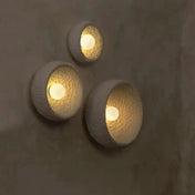 Applique murale LED ronde blanche en résine originale — vue 3