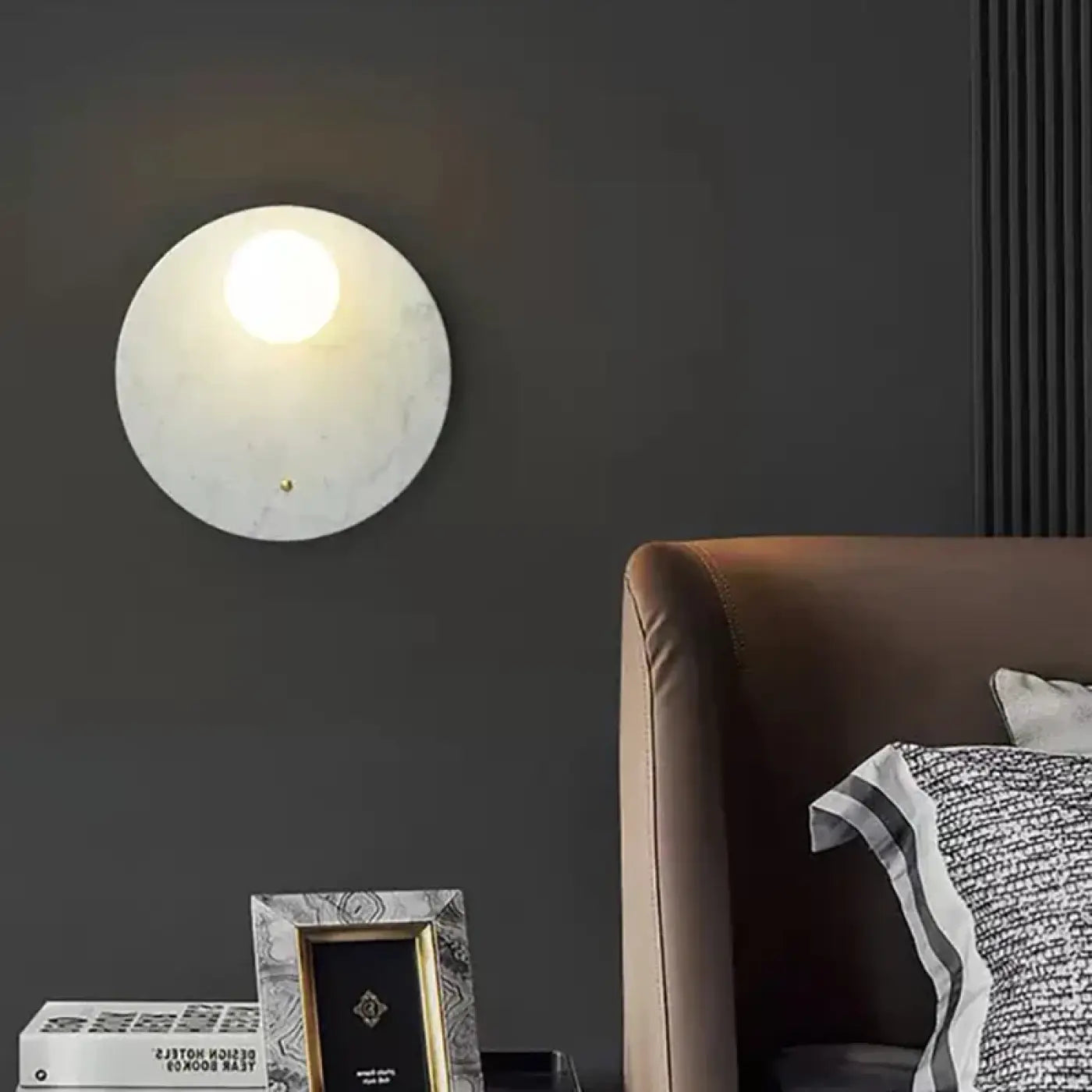 Applique murale LED ronde effet marbre et globe en verre — vue 2