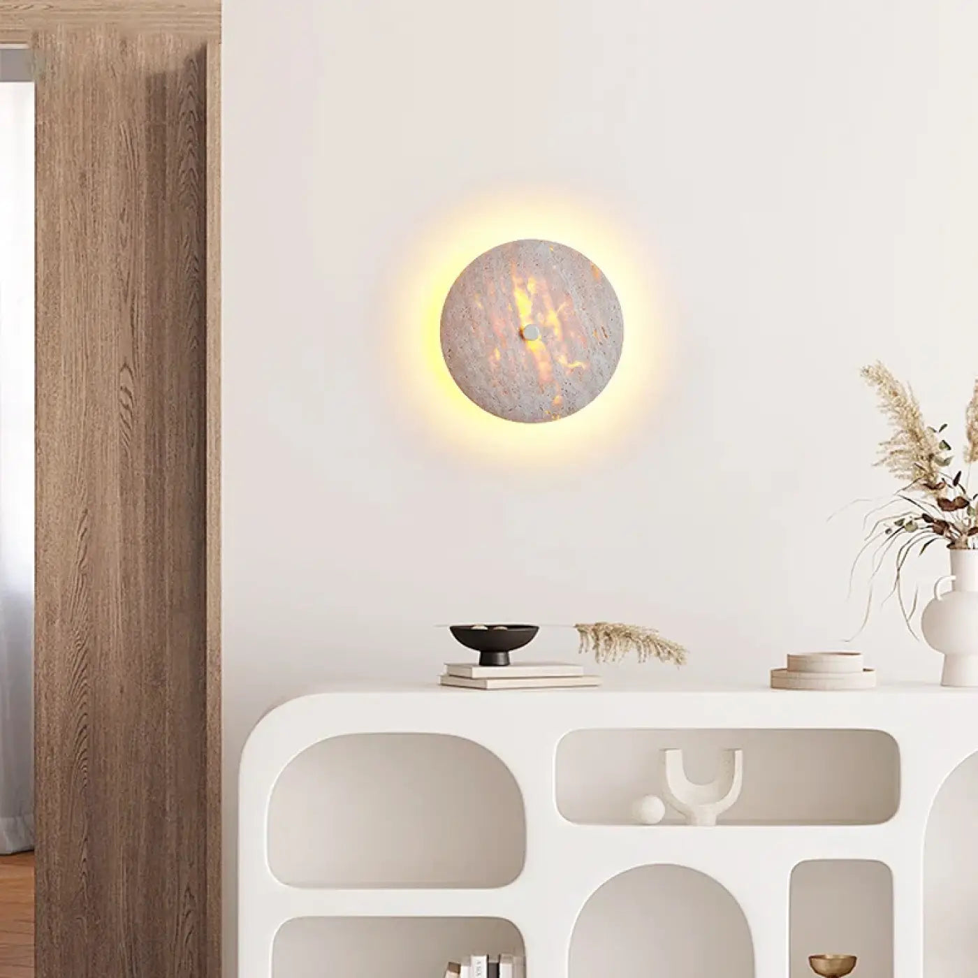 Applique murale LED ronde minérale en pierre beige et métal — vue 2