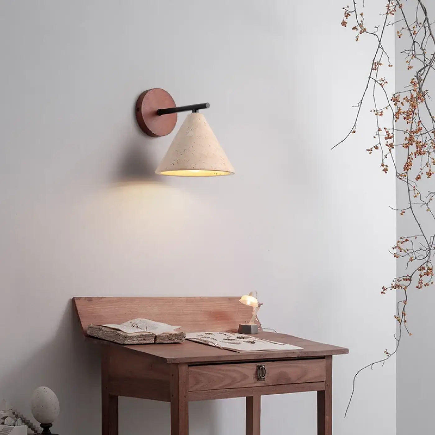 Applique murale LED scandinave abat-jour conique beige — vue 1