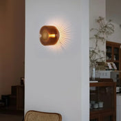 Applique murale LED soleil en aluminium or rose — vue 4