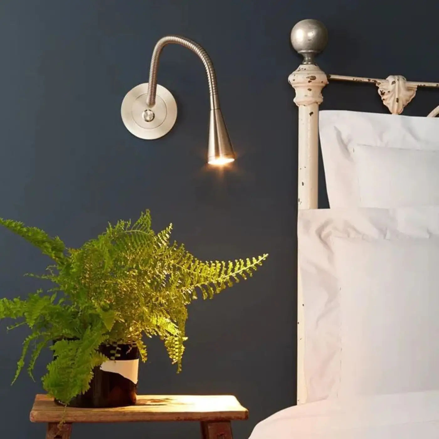 Applique murale LED tubulaire dorée bronze ou noire — vue 2