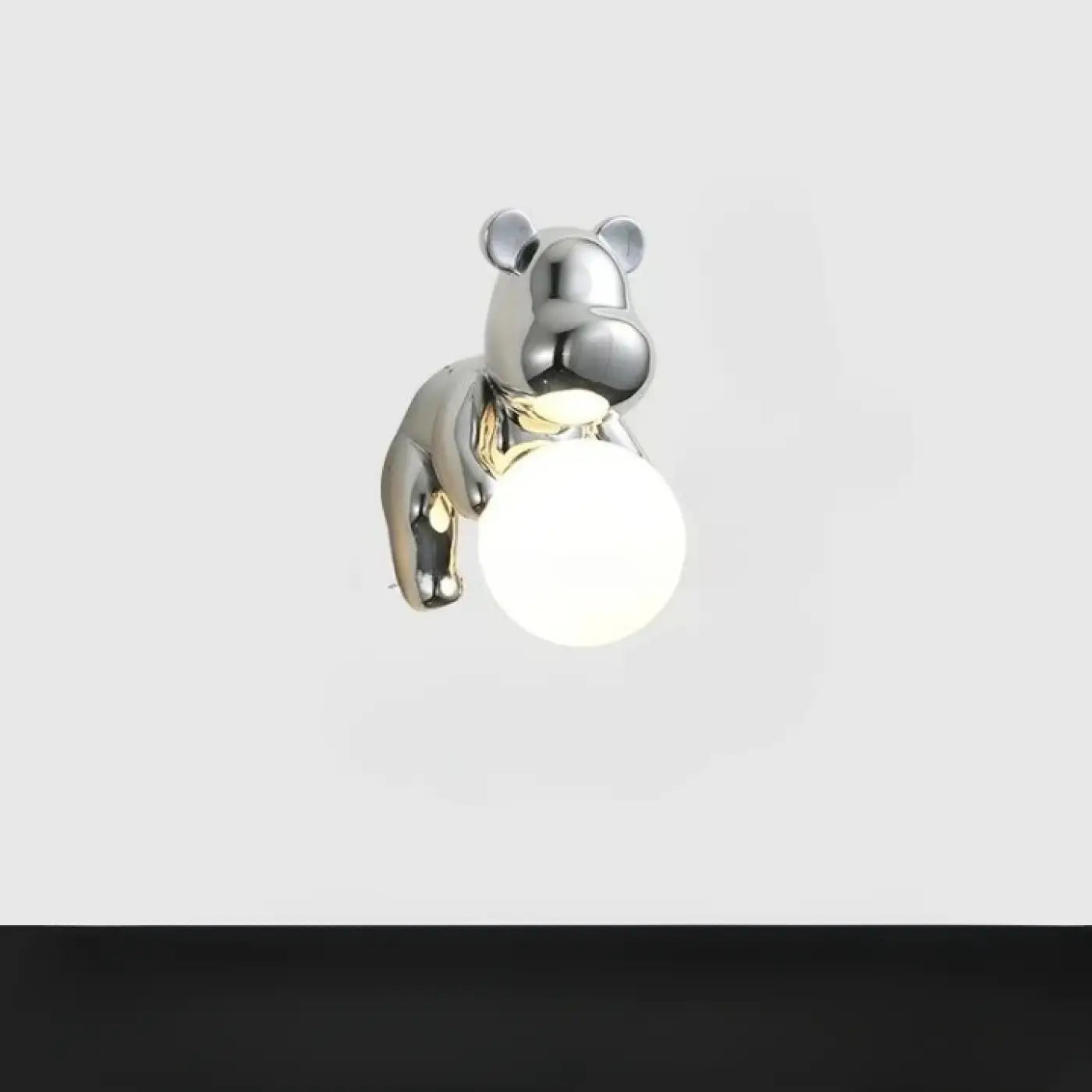 Applique murale LED verre et résine argentée art déco — vue 1