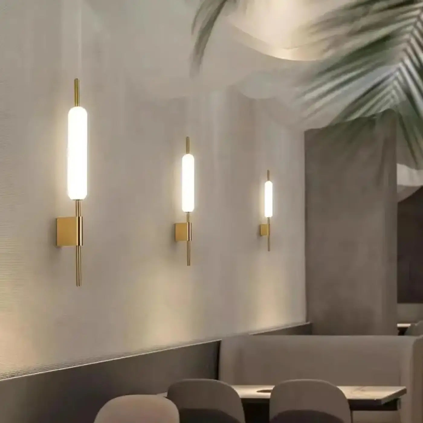 Applique murale LED verticale dorée en verre — vue 2