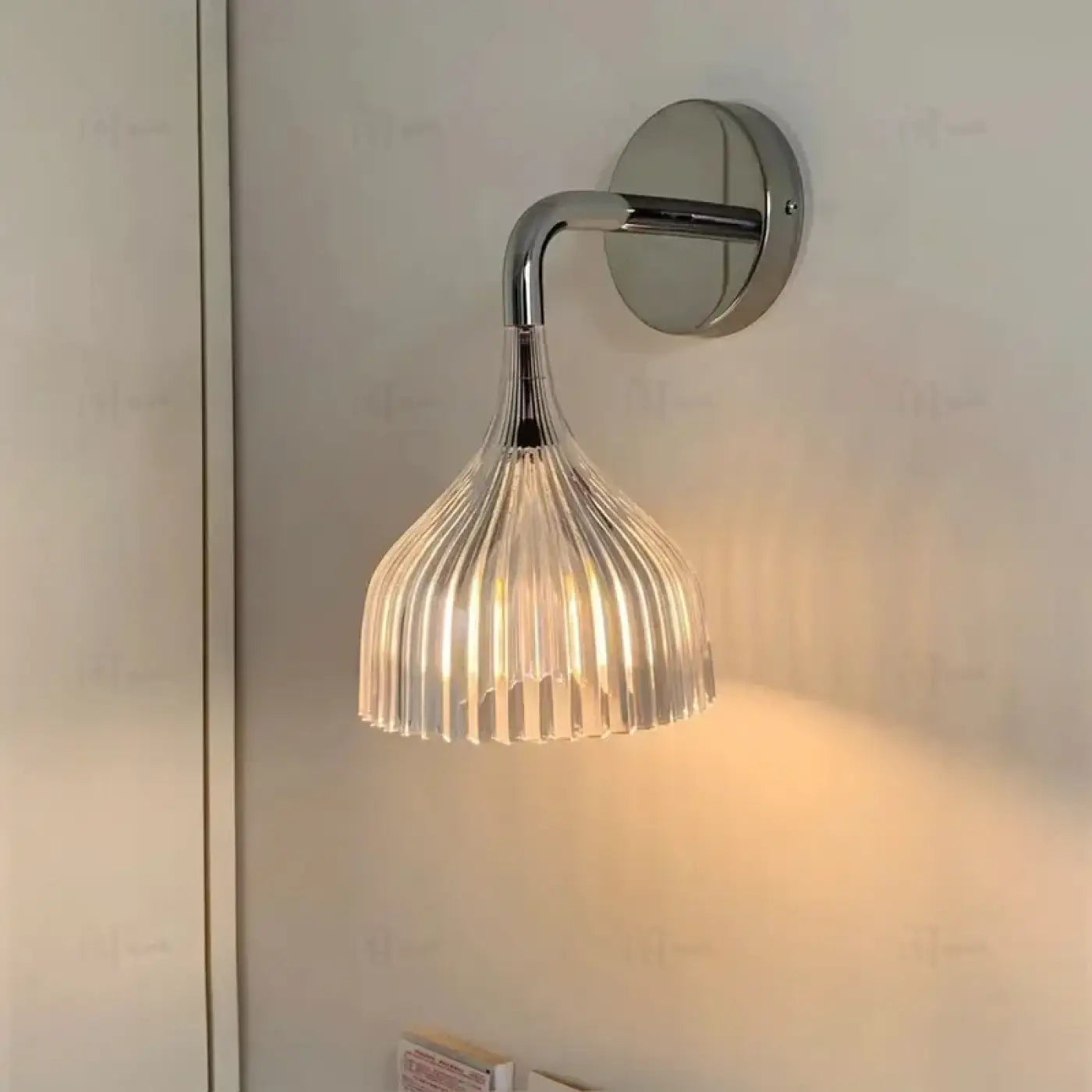 Applique murale LED vintage en métal et verre strié — vue 2