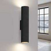 Applique murale noire cannelée en aluminium LED — vue 1