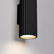 Applique murale noire cannelée en aluminium LED — vue 4
